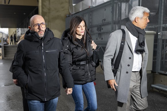 The owners of "Le Constellation" bar in Crans-Montana, Jacques, left, and Jessica Moretti, center, of France, arrive with the lawyer Nicola Meier, right, to a hearing before the public prose ...