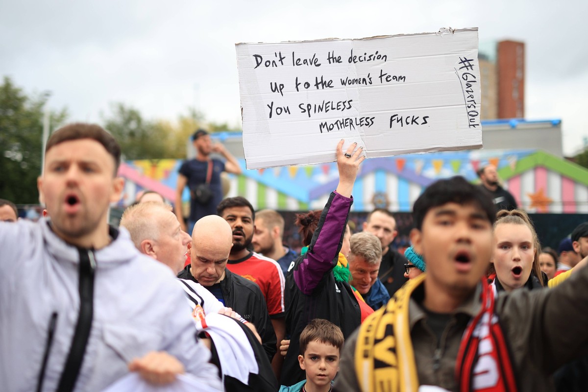 Football - Premier League - Manchester United, ManU v Wolverhampton Wanderers 14th August 2023 - Premier League - Manchester United v Wolverhampton Wanderers - Manchester United fans protest against t ...