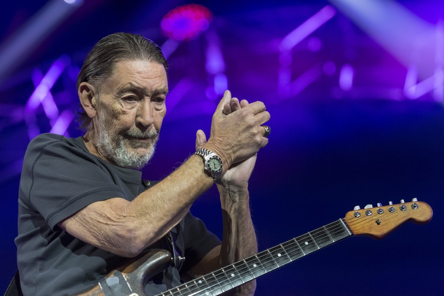 British musician Chris Rea performs on stage at the Baloise Session in Basel, Switzerland, on Saturday, October 21, 2017. (KEYSTONE/Georgios Kefalas)