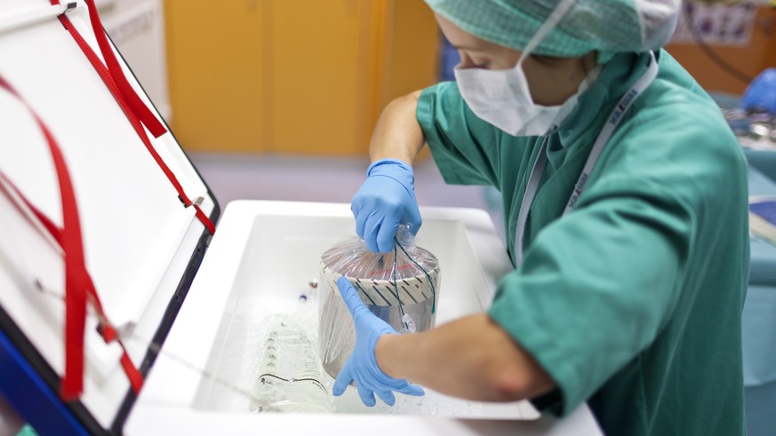 ZUR HEUTE VORGESTELLTEN KAMPAGNE DES BUNDESAMTES FUER GESUNDHEIT «REDE UEBER ORGANSPENDE» STELLEN WIR IHNEN AM DIENSTAG, 6. SEPTEMBER 2016, FOLGENDES ARCHIVBILD ZUR VERFUEGUNG - Die Box mit dem Spende ...