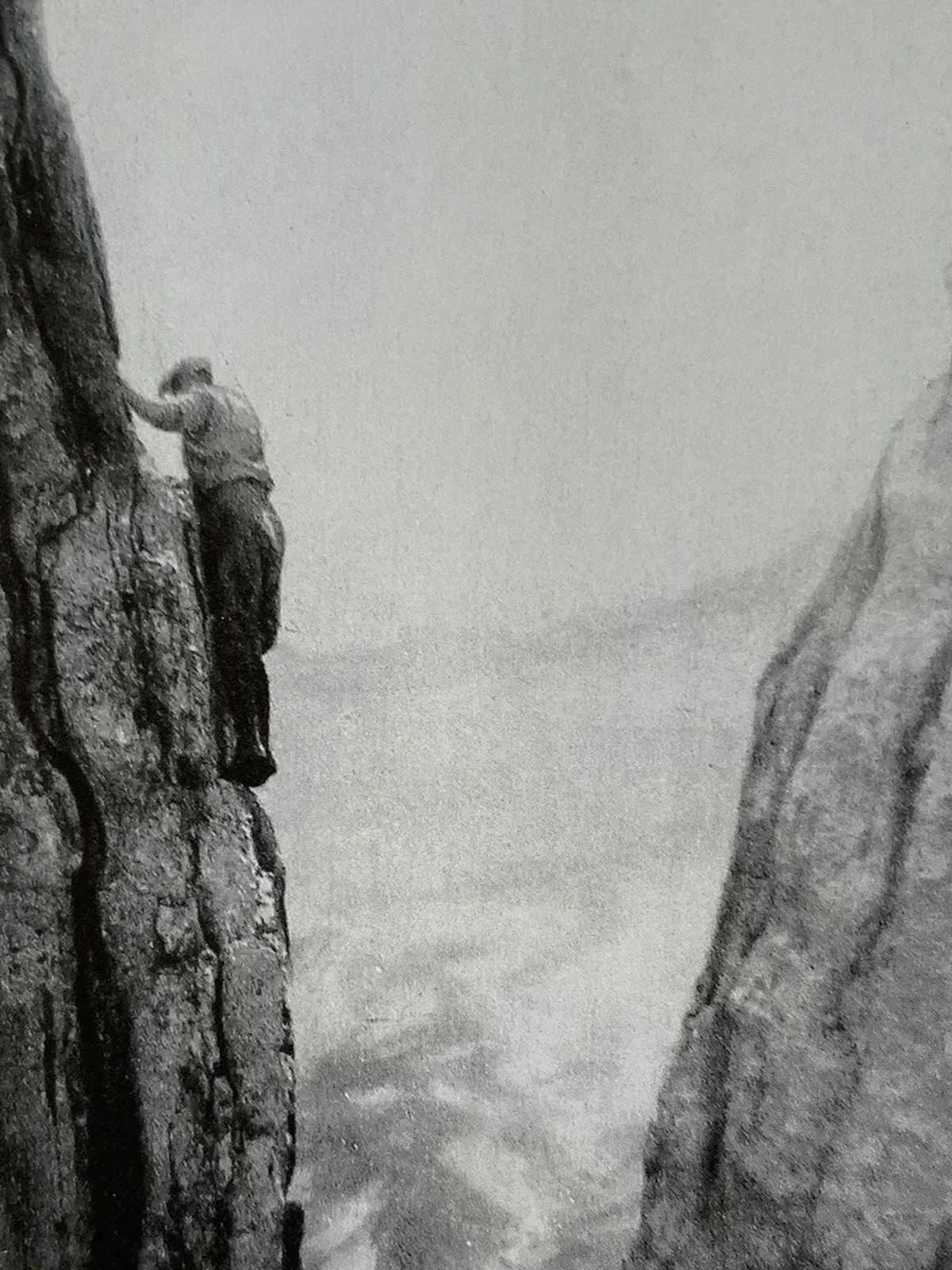 Waghalsige Klettereien: König Albert I. von Belgien bei den Lobhörnern bei Mürren im Jahre 1929.