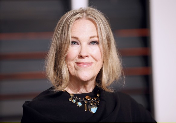 Actress Catherine O'Hara arrives at the 2015 Vanity Fair Oscar Party in Beverly Hills, California February 22, 2015. REUTERS/Danny Moloshok (UNITED STATES - Tags:ENTERTAINMENT) (VANITYFAIR-ARRIVALS)