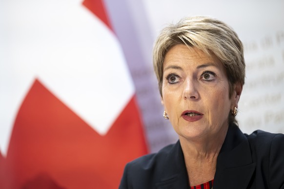 Bundesraetin Karin Keller-Sutter spricht an einer Medienkonferenz zum Entlastungsprogramm fuer den Bundeshaushalt, am Freitag, 20. September 2024, im Medienzentrum Bundeshaus in Bern. (KEYSTONE/Anthon ...