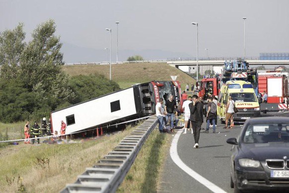 Mindestens zehn Personen kamen bei dem Unglück in Kroatien ums Leben.