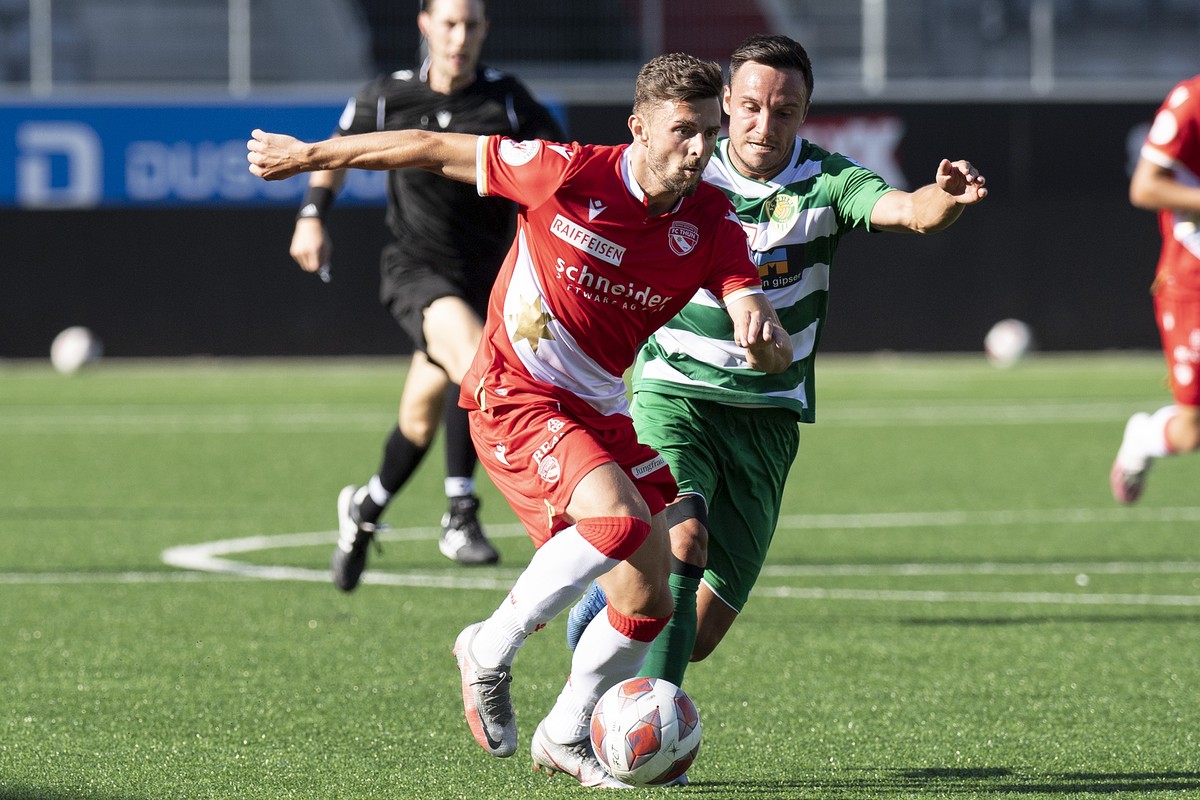 Thuns Nuno Da Silva, links, im Duell mit Kriens' Anthony Buergisser im Fussball Testspiel der Challenge League zwischen dem FC Thun und dem SC Kriens, am Samstag, 5. September 2020, in der Stockh ...