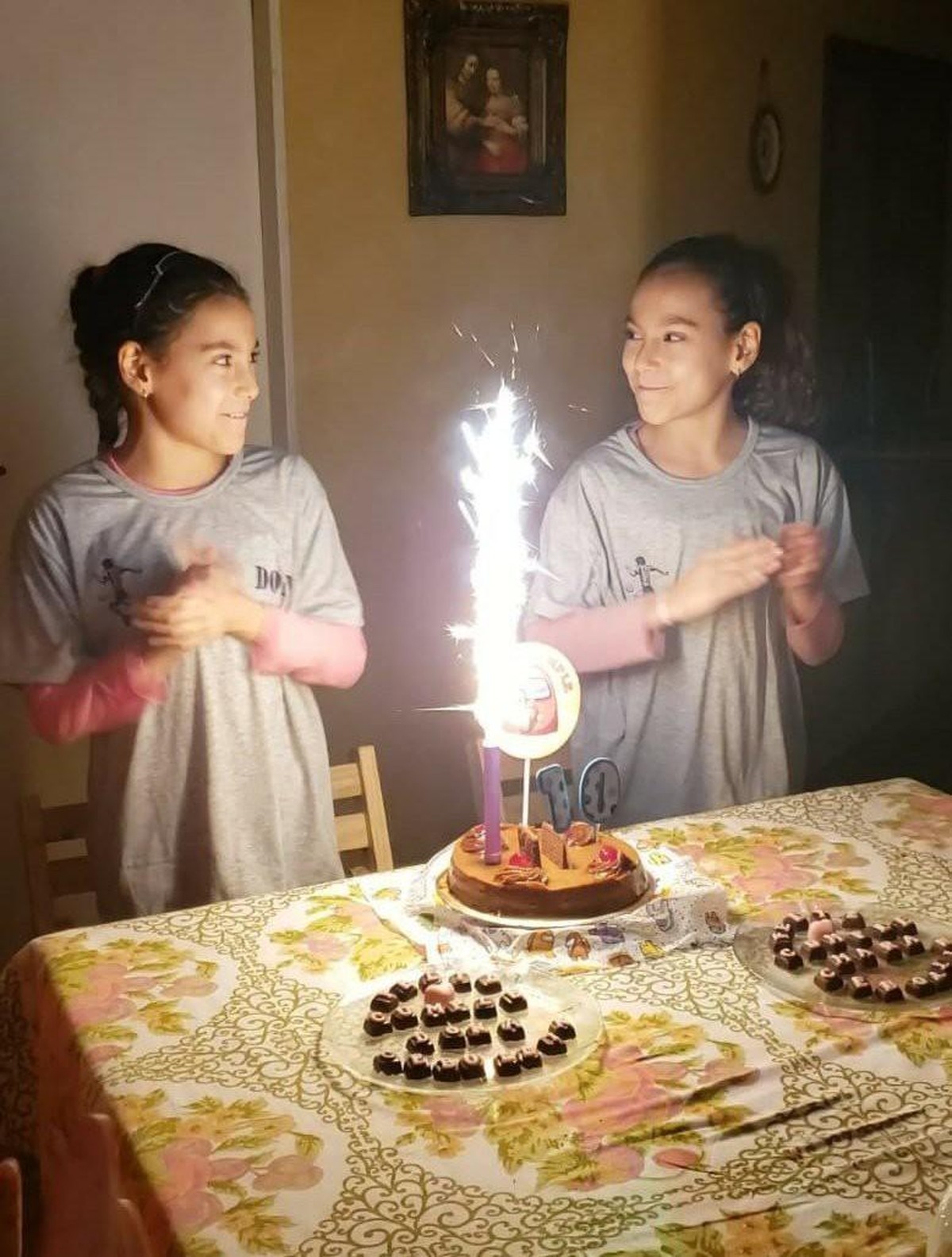 Les jumelles ont fêté leur dixième anniversaire en juillet.