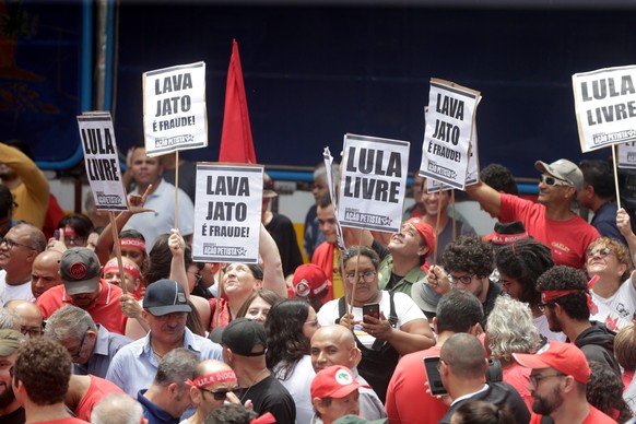 epa07984003 Sympathizers await for former President Luiz Inacio Lula da Silva in Sao Bernardo do Campo, Brazil, 09 November 2019. The Supreme Court ruled on 0seven November that a defendant could only ...