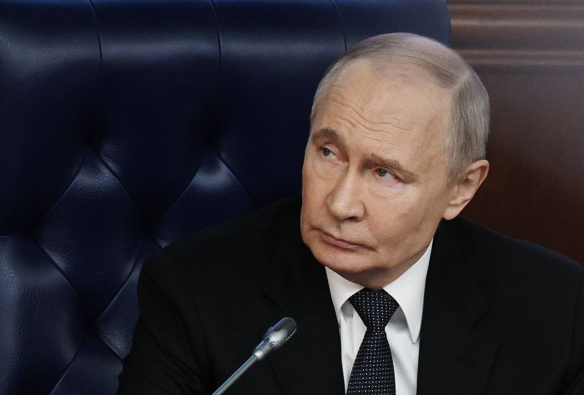 Le président russe Vladimir Poutine lors d'une réunion élargie du Conseil du ministère de la Défense au Centre national de contrôle de la défense à Moscou.