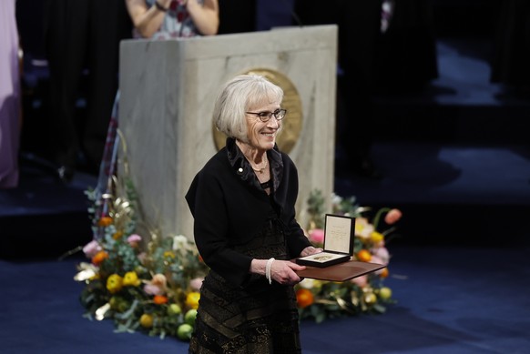 epa11021680 Professor Claudia Goldin receives the 2023 Nobel Prize in Economic Sciences during the Nobel Prize 2023 award ceremony at the Concert Hall in Stockholm, Sweden, 10 December 2023. EPA/CHRIS ...