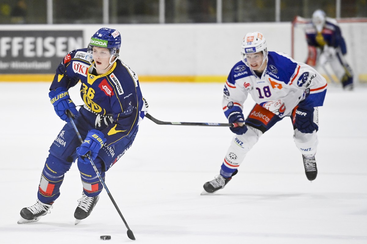 Davos' Simon Knak waehrend einem Vorbereitungsspiel der National League, zwischen dem HC Davos und den ZSC Lions, am Freitag, 25. September 2020, in Herisau. (KEYSTONE/Gian Ehrenzeller)