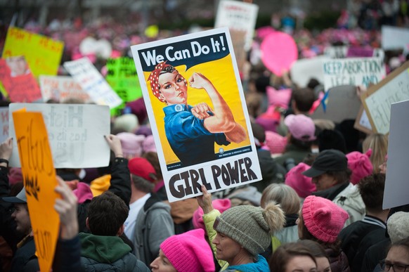 epa06254029 YEARENDER 2017 JANUARY 
People gather along Independence Ave for the Women&#039;s March on Washington in Washington, DC, USA, 21 January 2017. Protest rallies were held in over 30 countrie ...