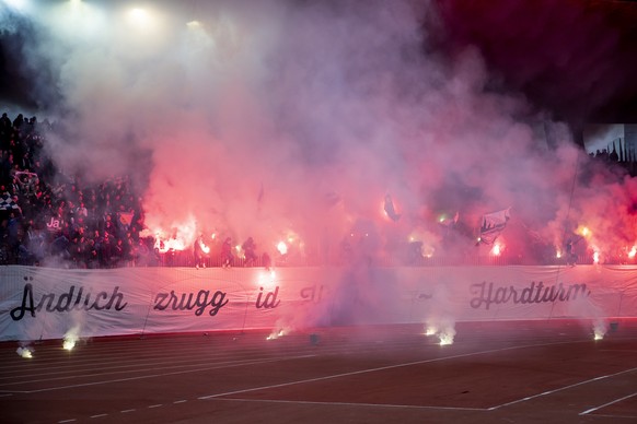 GC Fans feiern das Ja zum Stadion vor der Superleague Fussballpartie zwischen dem Grasshopper Club Zuerich und dem FC St. Gallen am Sonntag, 25. November 2018 im Letzigrund Stadion in Zuerich. (KEYSTO ...