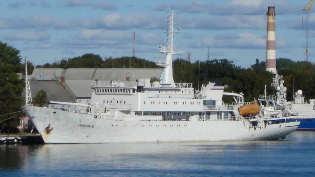 Russisches Schiff Sibirjakow