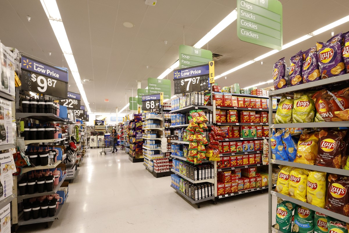 epa12108121 Kitchen and snacks aisles featured at Walmart store in Pleasanton, California, USA, 16 May 2025. Walmart, an American multinational discount department store known for its 'Everyday l ...