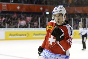 Reto Suri erlöst die Schweizer Hockey-Nati gegen Dänemark in der Verlängerung.