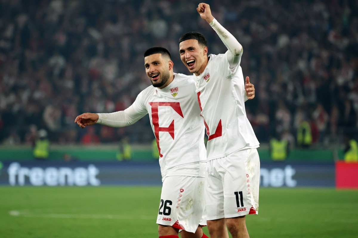 23.04.26 VfB Stuttgart - SC Freiburg Deutschland, Stuttgart, 24.04.2026, Fussball, DFB-Pokal, Saison 2025/2026, Halbfinale, VfB Stuttgart - SC Freiburg: v.l. Deniz Undav, Bilal El Khannouss beide VfB  ...