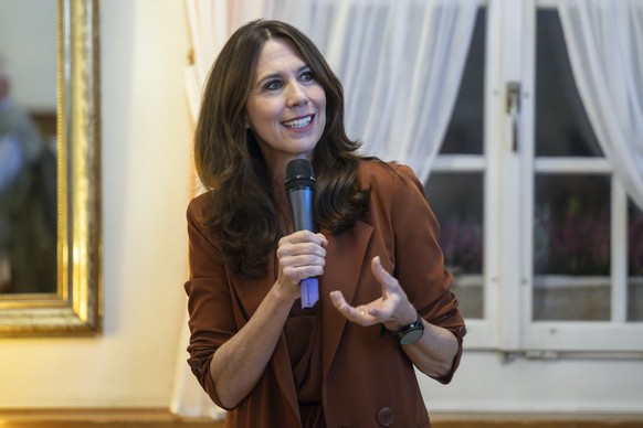 Susanne Wille, Generaldirektorin SRG, spricht an einem oeffentlichen Podium, am Donnerstag, 16. Oktober 2025, in Kriegstetten. Unter anderem wird auch ueber die sogenannte Halbierungsinitiative diskut ...