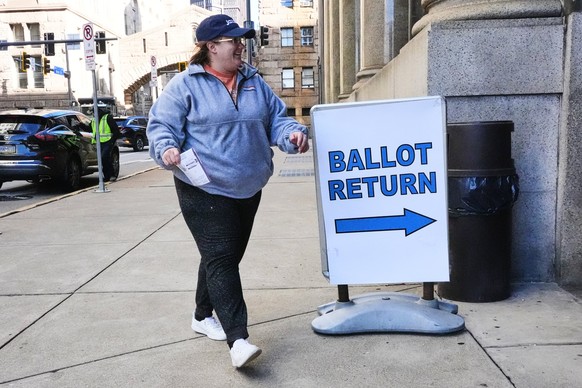 A voter drops off a mail-in ballot at the City-County Building in downtown Pittsburgh Tuesday, Nov. 4, 2025. (AP Photo/Gene J. Puskar)
Election 2025 Pennsylvania