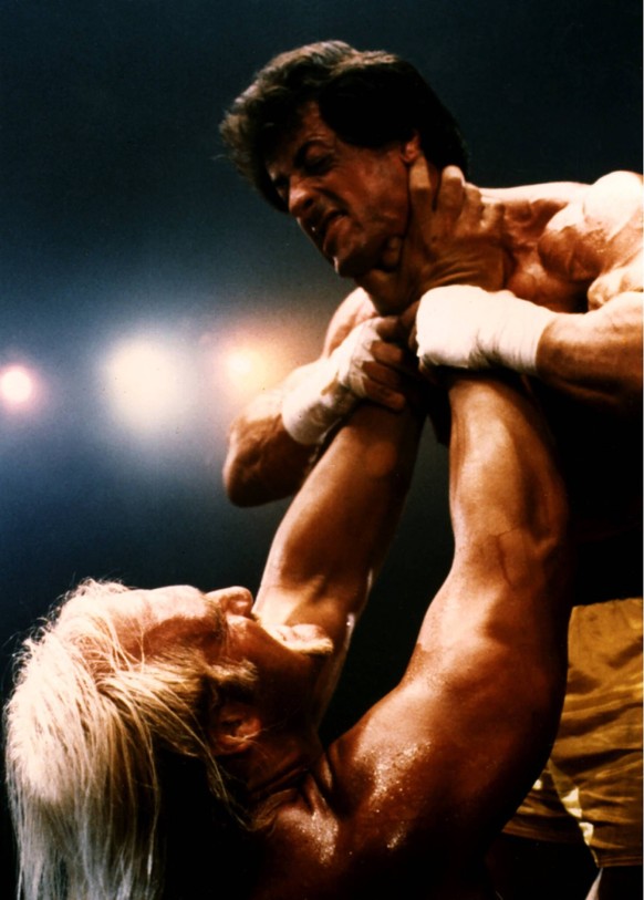 Rocky III, USA 1982, Regie: Sylvester Stallone, HULK HOGAN als Thunderlips, The Ultimate Male und SYLVESTER STALLONE als Rocky Balboa, Stichwort: Ringkampf Zweikampf Showkampf Wrestling vs boxing Boxe ...