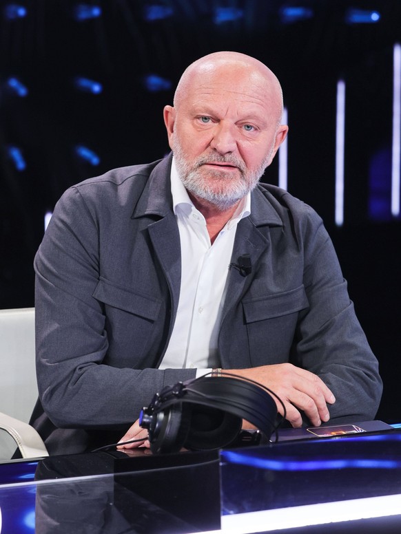 Rome, Italy, Italy: Rome, Rai Studios formerly Dear: TV show Tale e Quale - Fourth episode. In the photo: Andrea Pucci. Rome Italy PUBLICATIONxINxGERxSUIxAUTxONLY - ZUMAp169 20251017_zea_p169_1401 Cop ...