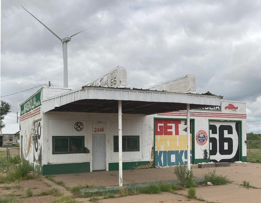 Die Geschäfte zogen weiter, der Wind ist geblieben: Windräder auf der Route 66.