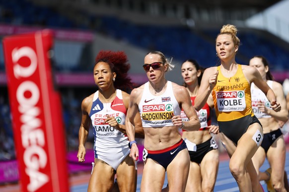 epa13161313 Renelle Lamote of France (L), Keely Hodgkinson (C) of Britain and Smilla Kolbe of Germany compete in the Women's 800m at the European Athletics Championships Birmingham 2026, Birmingh ...