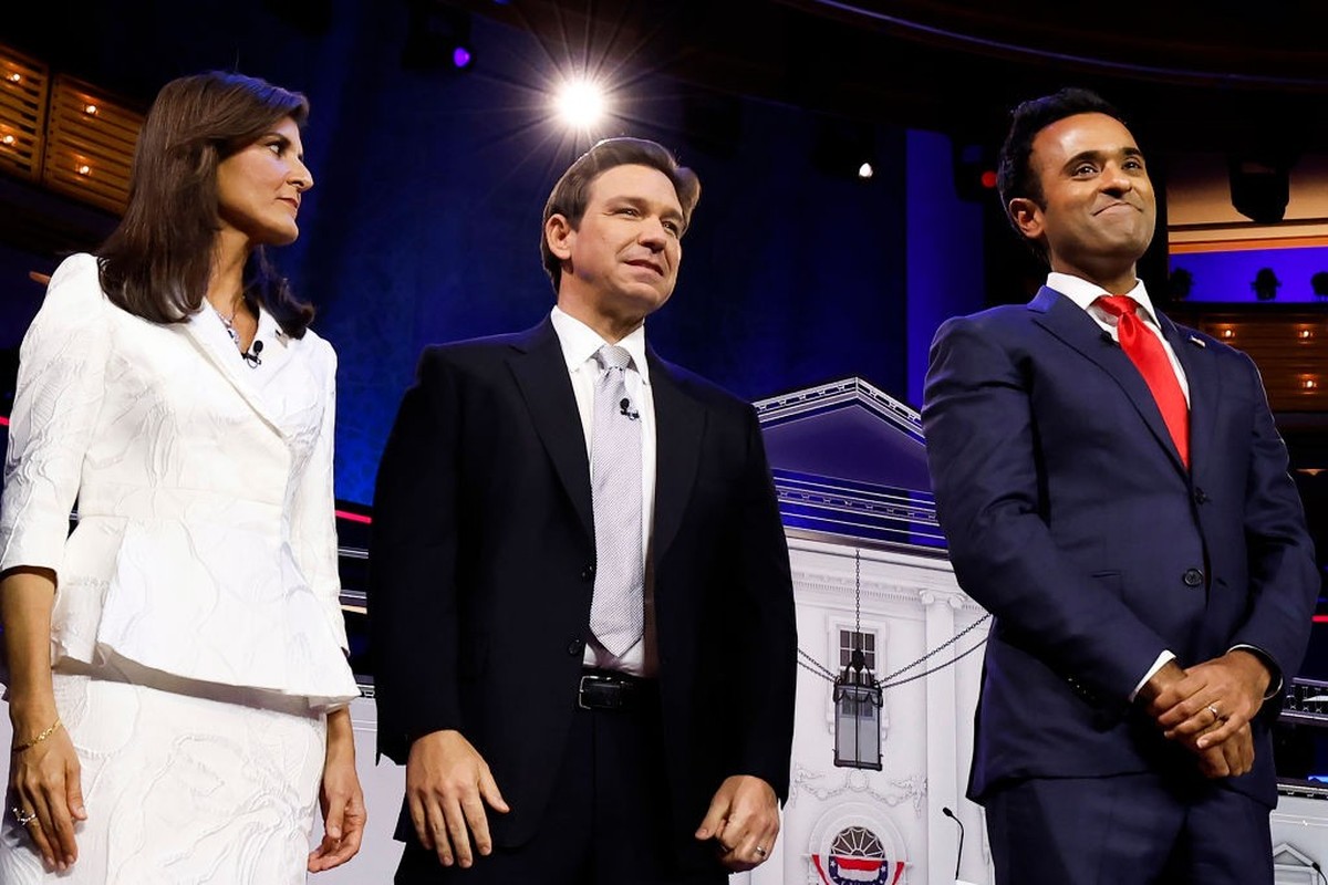 MIAMI, FLORIDA - NOVEMBER 08: Republican presidential candidates (L-R), former U.N. Ambassador Nikki Haley, Florida Gov. Ron DeSantis and Vivek Ramaswamy are introduced during the NBC News Republican  ...
