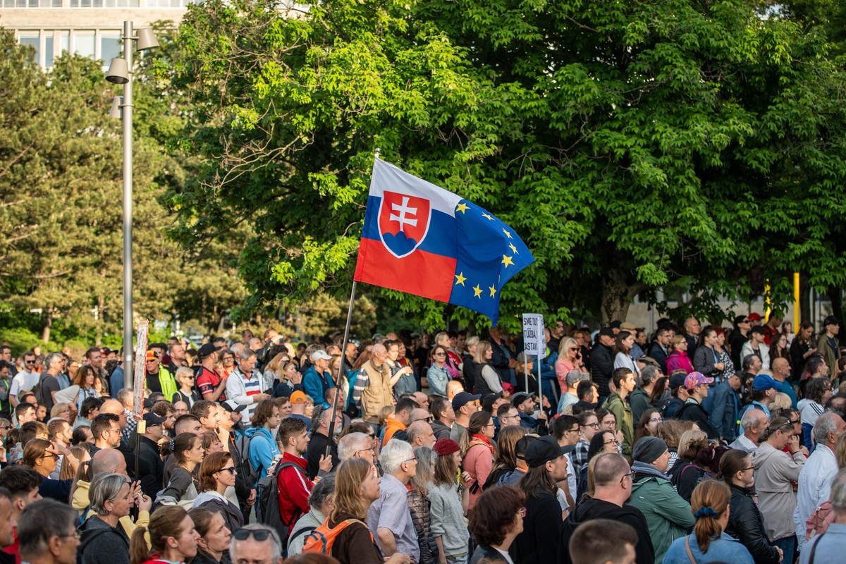 epa11314808 People take part in a demonstration against the government's plan of reorganization of the RTVS public broadcaster, in Bratislava, Slovakia, 02 May 2024. Radio and Television of Slova ...