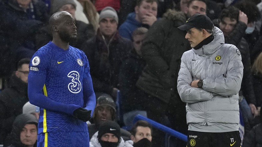 Chelsea&#039;s Romelu Lukaku is about to enter the field of play as Chelsea&#039;s head coach Thomas Tuchel looks him during the English Premier League soccer match between Chelsea and Leeds United, a ...