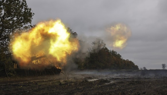 Heavy artillery fighting breaks out in the Kherson region.
