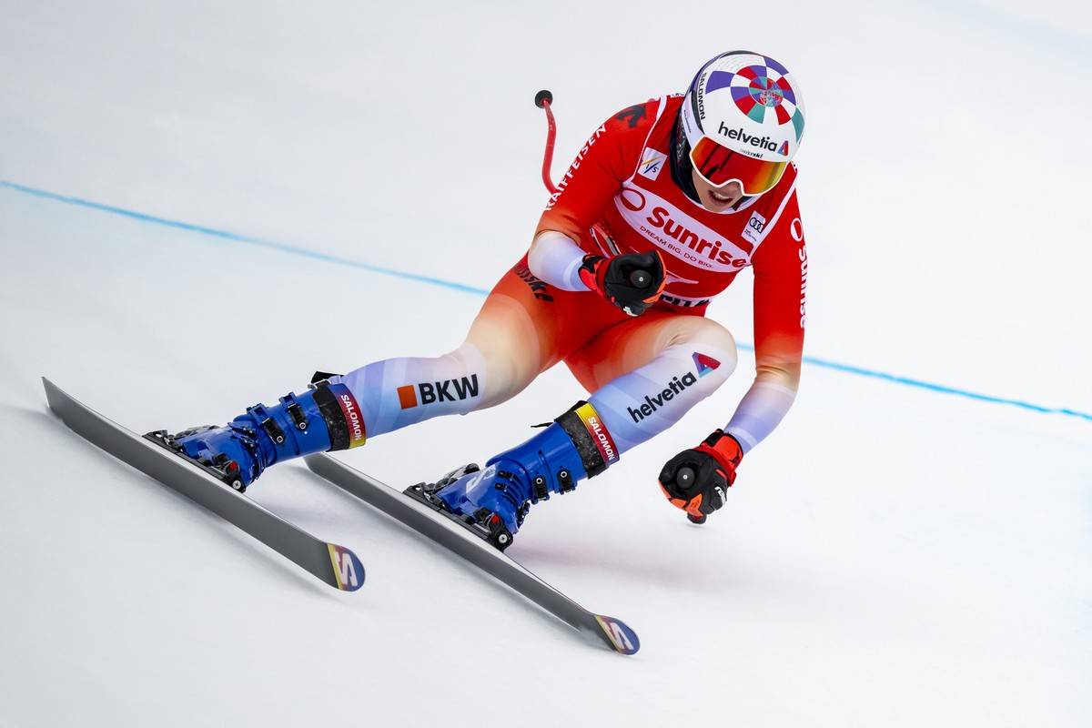 epa12584903 Michelle Gisin of Switzerland in action during the women's Downhill training race at the Alpine Skiing FIS Ski World Cup, in St. Moritz, Switzerland, 11 December 2025. EPA/JEAN-CHRIST ...