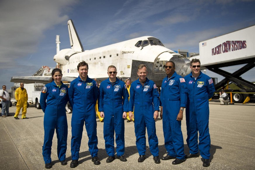 Nicole Stott, Astronautin und Künstlerin