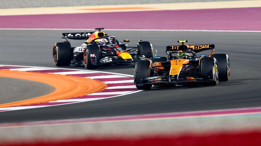 F1 - QATAR GRAND PRIX 2025 04 NORRIS Lando gbr, McLaren F1 Team MCL39, action and 01 VERSTAPPEN Max nld, Red Bull Racing RB21, action during the 2025 Formula 1 Qatar Grand Prix, 23th round of the 2025 ...