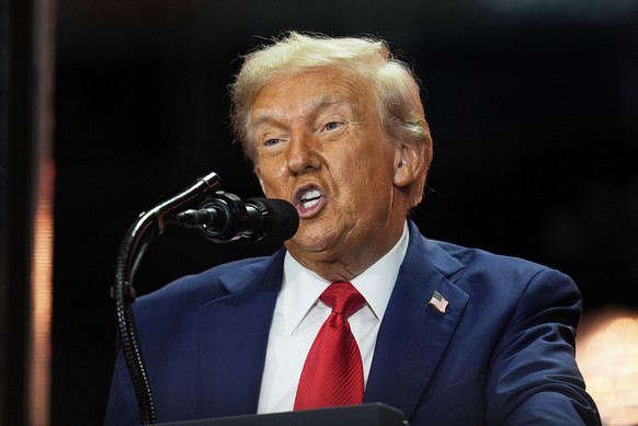 President Donald Trump speaks at a memorial for conservative activist Charlie Kirk, Sunday, Sept. 21, 2025, at State Farm Stadium in Glendale, Ariz. (AP Photo/Julia Demaree Nikhinson)
Charlie Kirk Mem ...