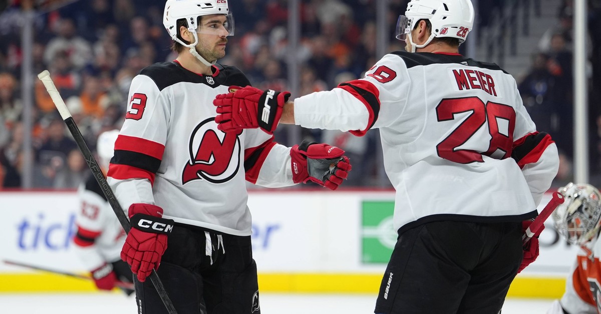 Meier-und-Hischier-machen-das-Dutzend-voll-Moser-kassiert-gleich-drei-Zweiminutenstrafen