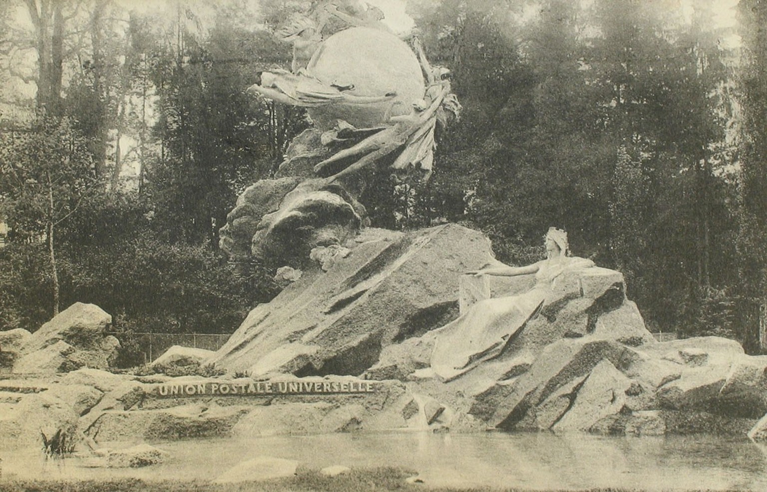 Das Denkmal des Weltpostvereins auf einer Postkarte von 1909.
https://ba.e-pics.ethz.ch/#detail-asset=ab4fe96c-56c6-4ec0-add0-6e7b1bb9b255