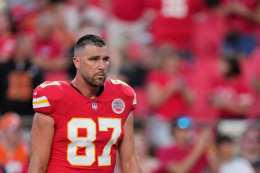 Kansas City Chiefs tight end Travis Kelce looks on prior to an NFL football game against the Denver Broncos, Monday, Sept. 14, 2026, in Kansas City, Mo. (AP Photo/Charlie Riedel)
Travis Kelce