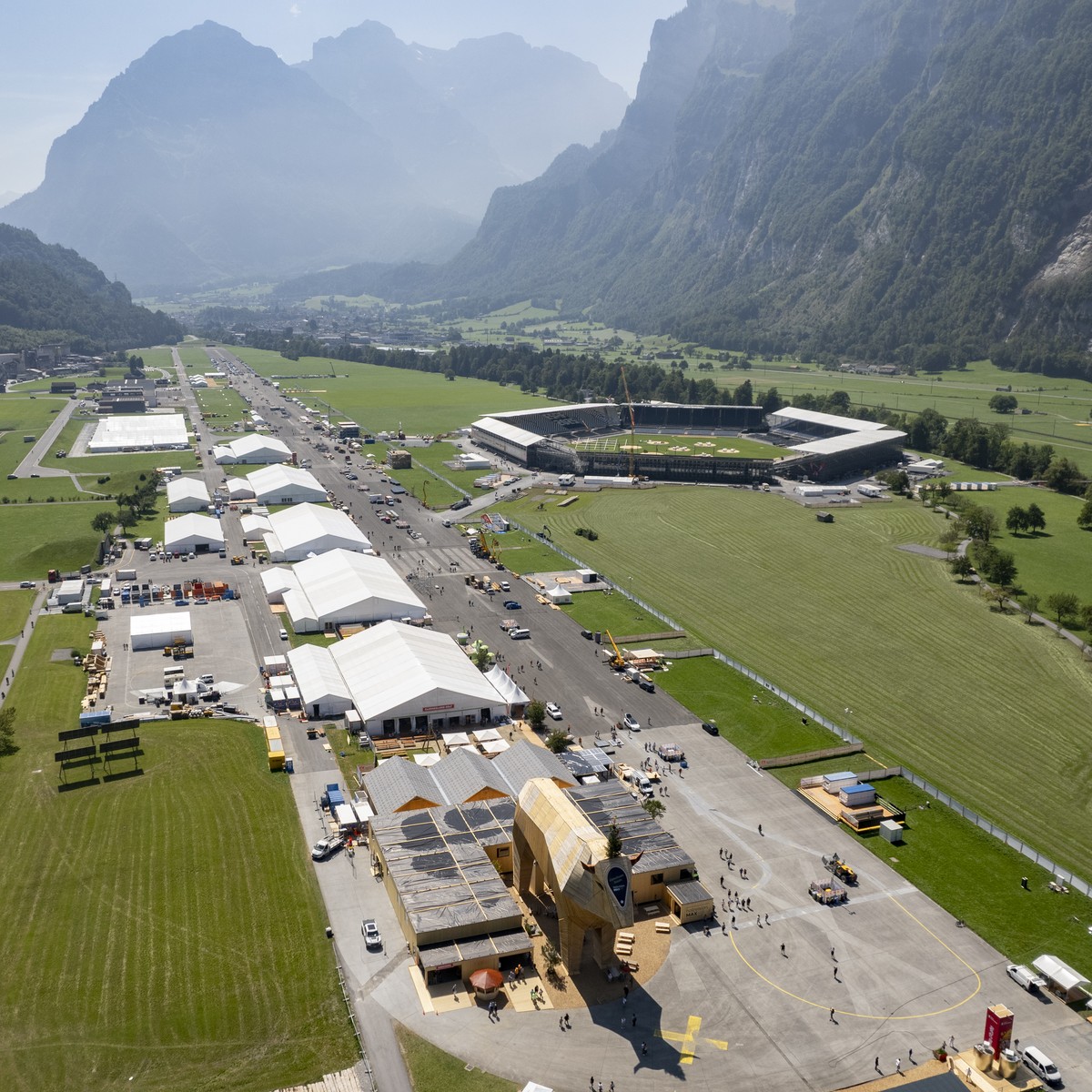 Die Arena des Eidgenoessischen Schwing- und Aelplerfestes 2025 Glarnerland+, am Montag, 18. August 2025, in Mollis. (KEYSTONE/Gian Ehrenzeller)