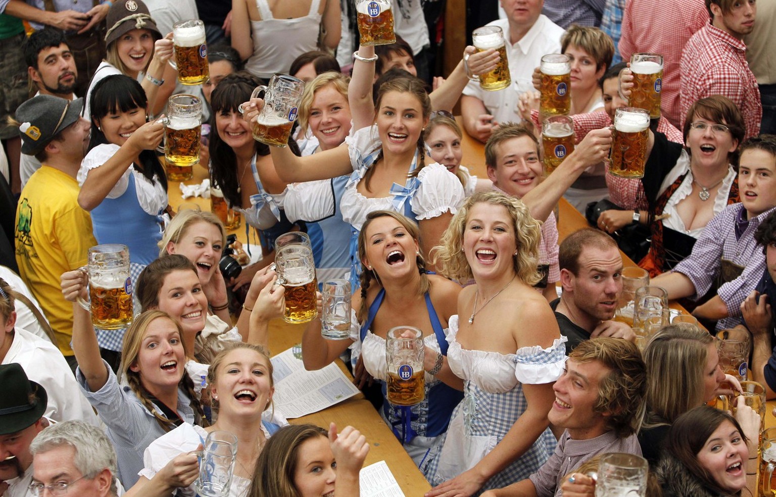 Auf der Theresienwiese heisst es zurzeit wieder: Ein Prosit der Gemütlichkeit!&nbsp;