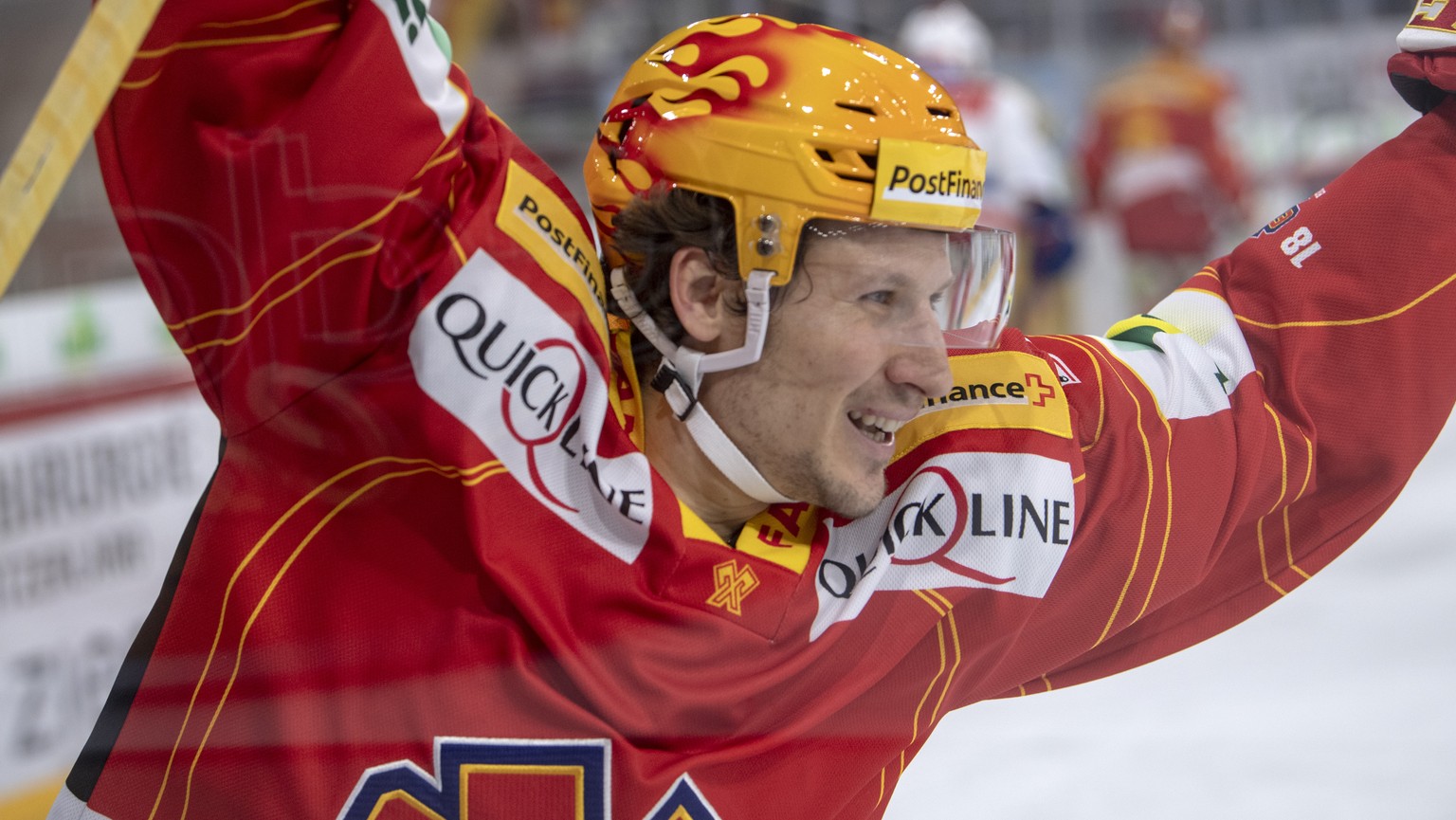 Biels Topscorer, Damien Brunner, jubelt zum 1:0, waehrend dem Meisterschaftsspiel der National League, zwischen dem EHC Biel und den ZSC Lions, am Samstag 1. Dezember 2018 in der Tissot Arena in Biel. ...