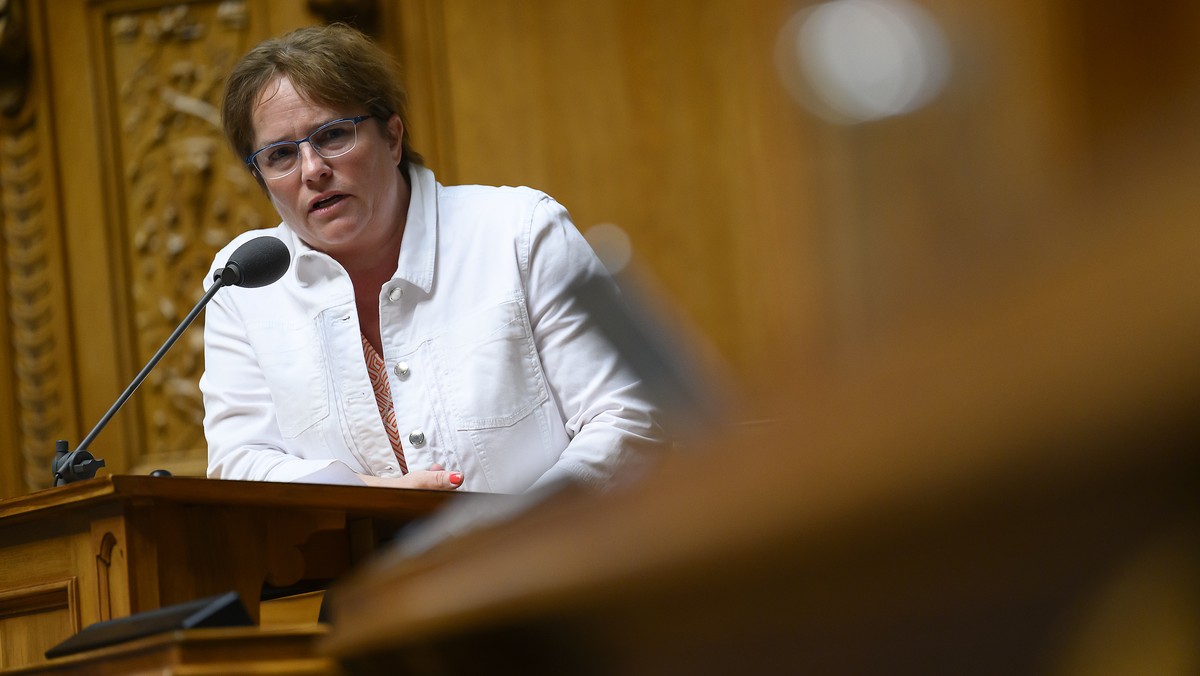 Nationalraetin Magdalena Martullo-Blocher, SVP-GR, spricht waehrend der ausserordentlichen Debatte ueber die "Mo. Fraktion V. Keine Kandidatur f