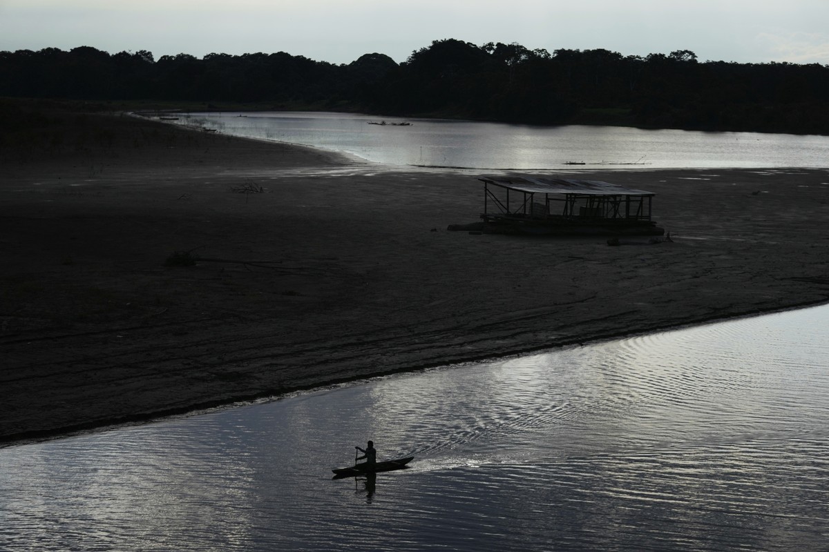 A fisherman paddles his boat on the Amazon river in Puerto Narino, Colombia, Saturday, Sept. 6, 2025. (AP Photo/Fernando Vergara)
Colombia Daily Life
