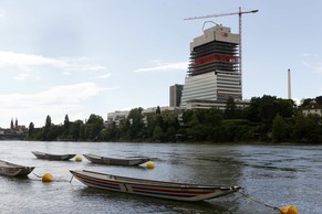 Blick auf den neuen Roche-Sitz am Rhein in Basel.