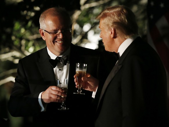 US-Präsident Donald Trump (rechts) hat den australischen Premierminister Scott Morrison (links) um Informationen zur Untersuchung des Russland-Sonderermittlers Robert Mueller gebeten. (Archivbild)