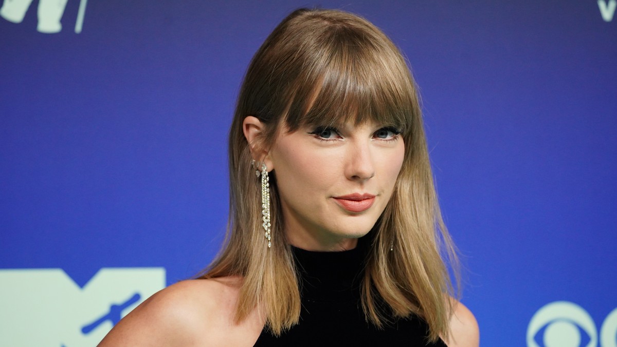 Taylor Swift arrives at the MTV Video Music Awards on Sunday, Sept. 27, 2026, at the Peacock Theater in Los Angeles. (Photo by Jordan Strauss/Invision/AP)
Taylor Swift