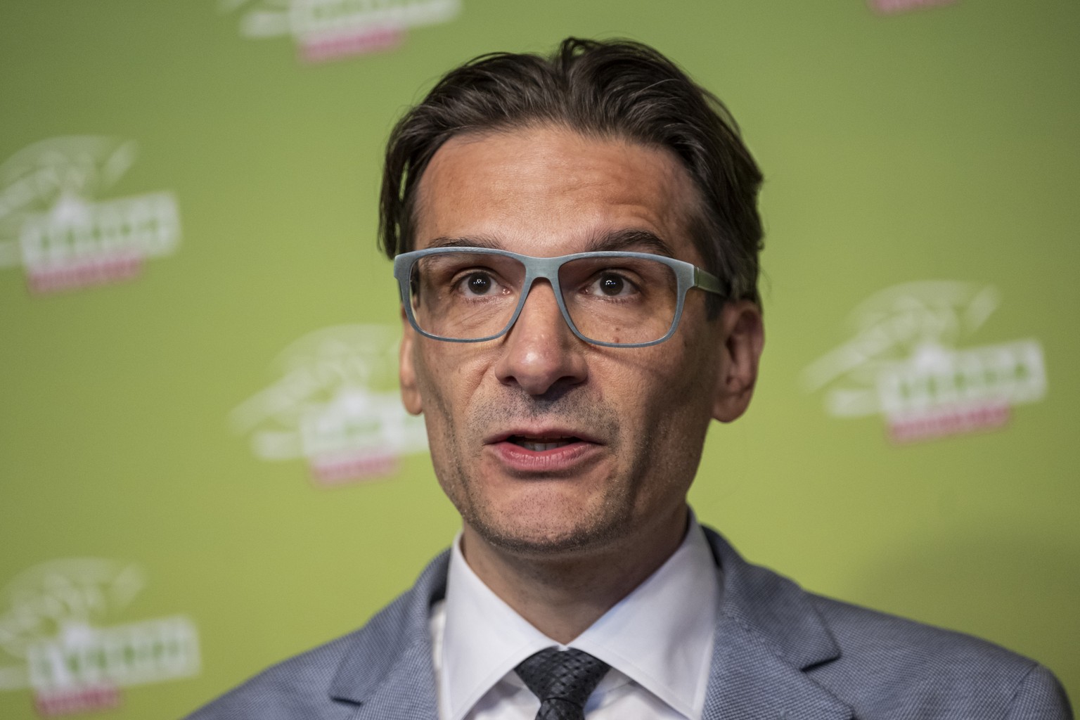 Der Gruene Nationalrat Gerhard Andrey, FR, kommentiert seine Kandidatur fuer den Bundesrat, am Freitag, 10. November 2023 in Bern. (KEYSTONE/Alessandro della Valle)