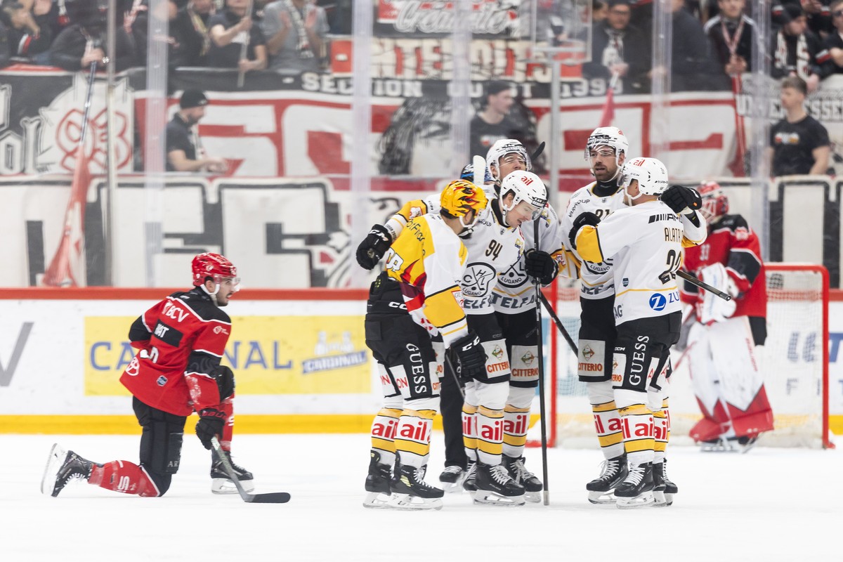 la joie des joueurs du HC Lugano, HCL, lors du match du championnat suisse de hockey sur glace de National League entre Lausanne HC, LHC et HC Lugano ce mercredi 7 janvier 2026 a la patinoire de la Va ...