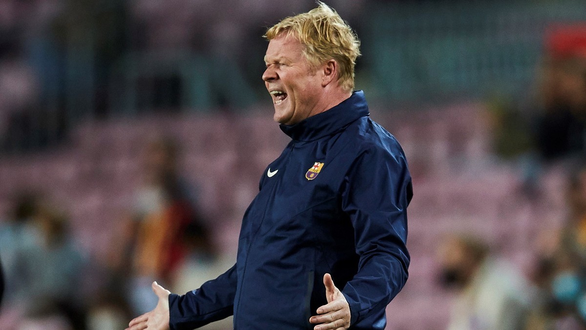 epa09478401 Barcelona's head coach Ronald Koeman reacts during the Spanish LaLiga soccer match between FC Barcelona and Granada CF held at Camp Nou stadium, in Barcelona, Spain, 20 September 2021 ...