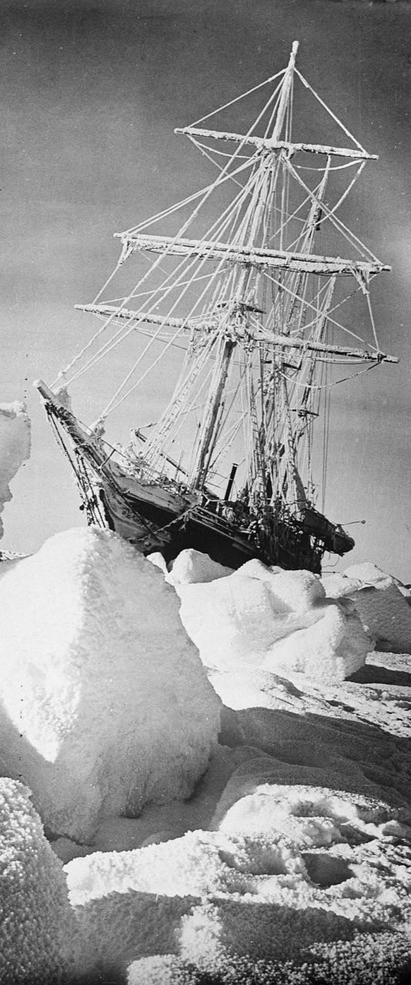 &#039;Endurance&#039; (1912) in the ice A port bow view of Endurance&#039; (1912), a wooden auxiliary Discovery vessel, in the ice with a list to starboard. The ship can be seen with a covering of ice ...