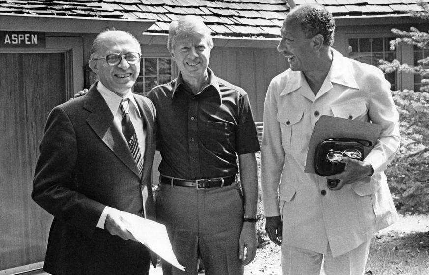 Sep 12, 1978 - Thurmont, Maryland, United States of America - Israeli Prime Minister MENACHEM BEGIN, left, US President JIMMY CARTER, center, and Egyptian President ANWAR SADAT met at Camp David for 1 ...